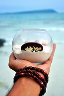 White Beach Bungalows