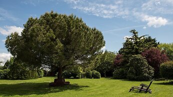 Château de l Abbaye de Moreilles