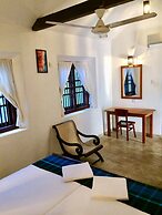 Turtles Rest and Curry Bowl