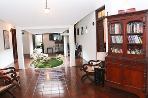 Turtles Rest and Curry Bowl