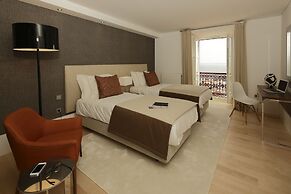 Castelo Apartments by linc