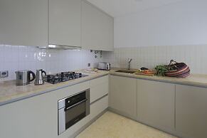 Castelo Apartments by linc