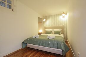 Castelo Apartments by linc