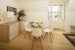 Castelo Apartments by linc