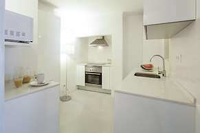 Castelo Apartments by linc