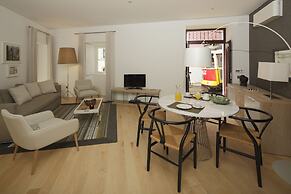 Castelo Apartments by linc