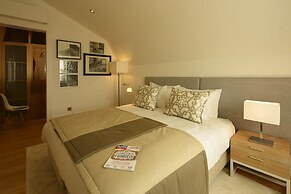 Castelo Apartments by linc