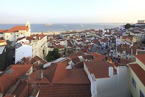 Castelo Apartments by linc