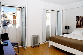 Castelo Apartments by linc