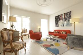 Castelo Apartments by linc