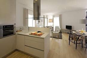 Castelo Apartments by linc