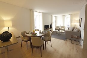 Castelo Apartments by linc