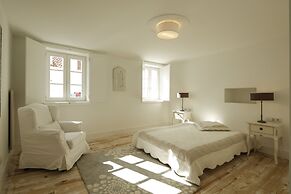 Castelo Apartments by linc