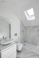 Bairro Alto Apartments by linc