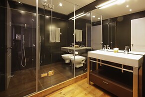 Bairro Alto Apartments by linc