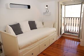 Bairro Alto Apartments by linc
