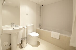 Bairro Alto Apartments by linc