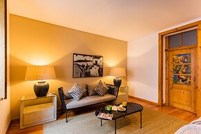 Bairro Alto Apartments by linc
