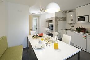 Bairro Alto Apartments by linc