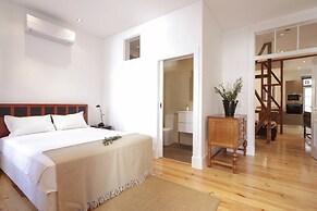 Bairro Alto Apartments by linc