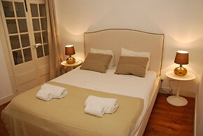Bairro Alto Apartments by linc