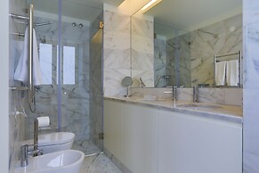 Bairro Alto Apartments by linc