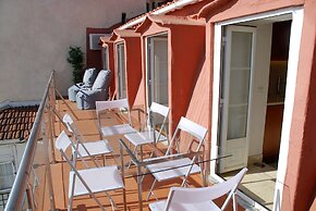 Bairro Alto Apartments by linc