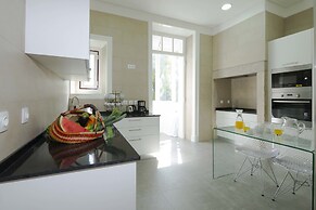 Bairro Alto Apartments by linc
