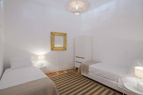 Bairro Alto Apartments by linc