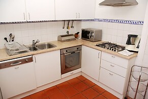 Bairro Alto Apartments by linc
