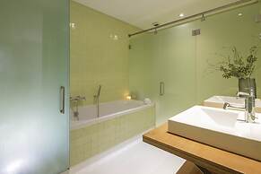 Bairro Alto Apartments by linc