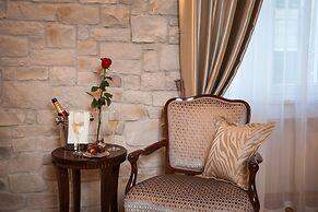 Priska Heritage Rooms