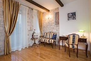 Priska Heritage Rooms