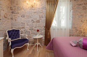 Priska Heritage Rooms