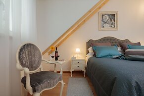 Priska Heritage Rooms