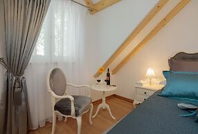 Priska Heritage Rooms