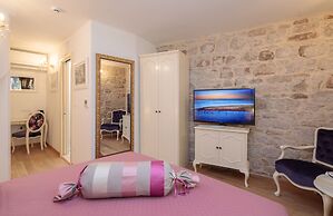 Priska Heritage Rooms