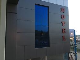 Housefinch Residency