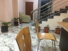 Housefinch Residency