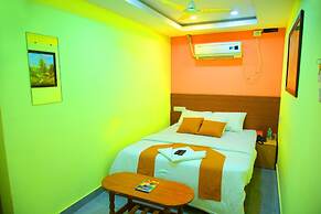 Housefinch Residency