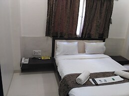 Hotel Everest Inn