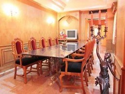 13 Coins Ngamwongwan Hotel