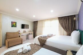 Loren Hotel Suites