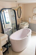 Illa Experience Hotel