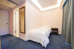 Warwick Hotel