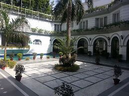 Grand Continental Hotel 