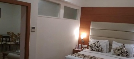 Grand Continental Hotel 