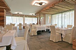 Dolomeet Boutique Hotel