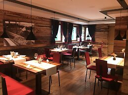 Dolomeet Boutique Hotel