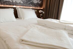 Dolomeet Boutique Hotel